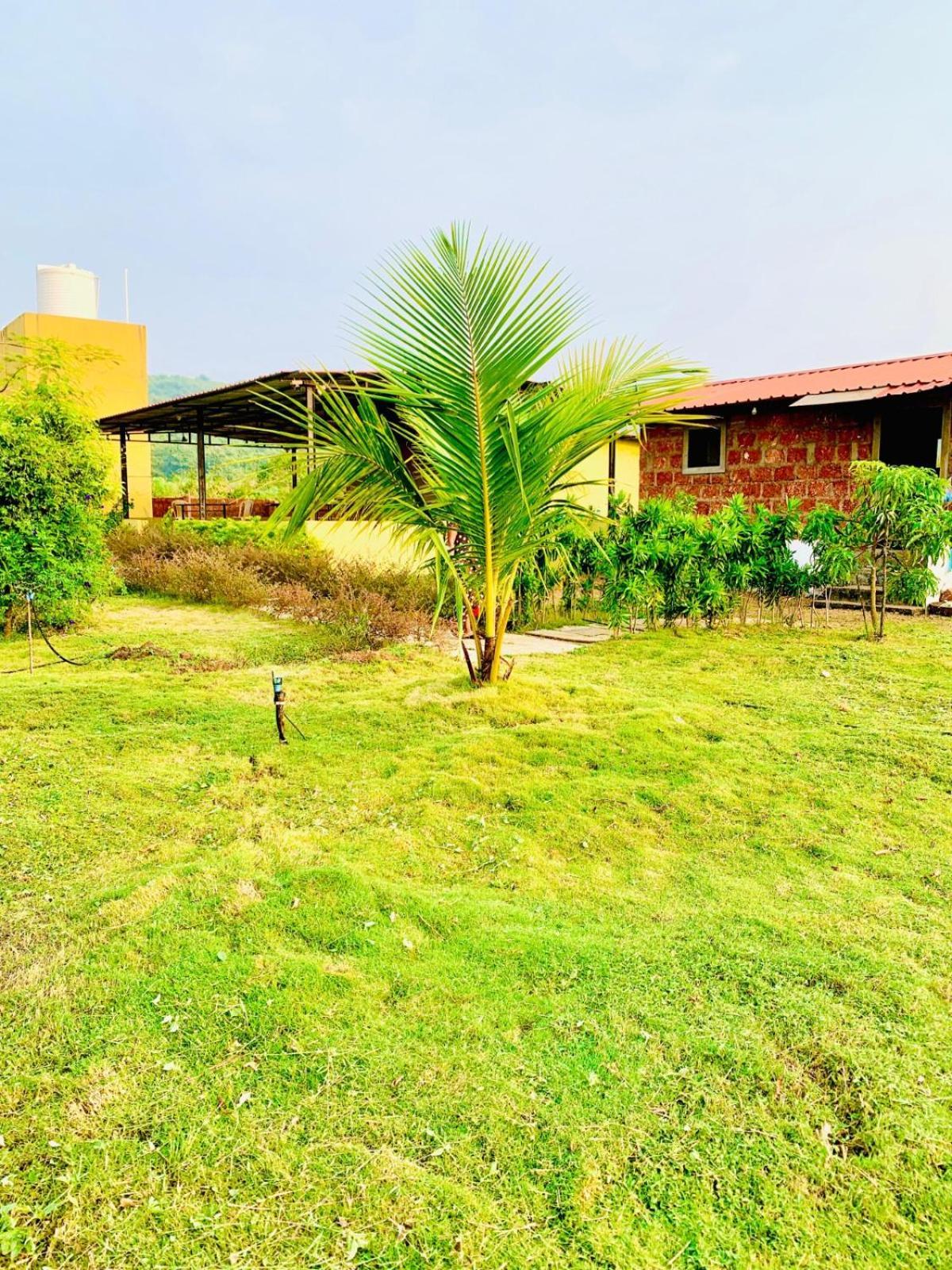The Lighthouse Beach Resort Dāpoli Extérieur photo